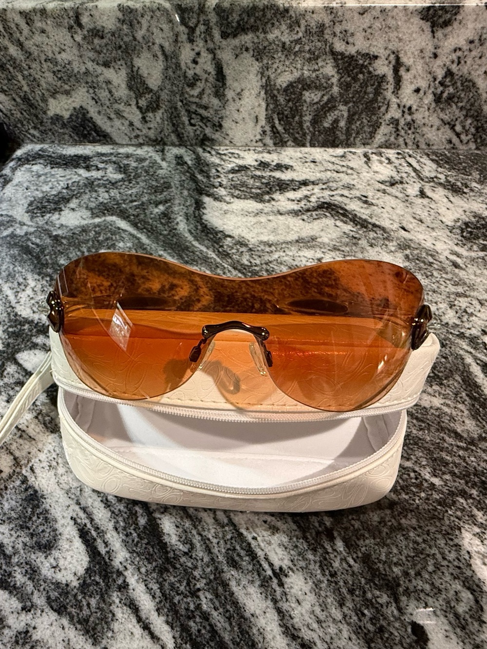 Oakley Compulsive Amber wraparound Sunglasses White Case perfect new condition